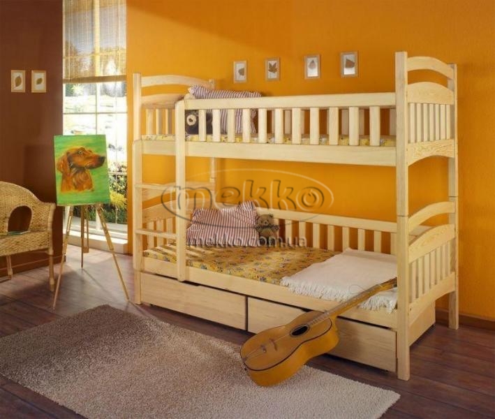 Якщо Ви хочете зробити дитячу кімнату для двох дітей, то ідеальним варіантом для Вас буде двохярусне дитяче ліжко.