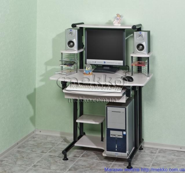 Комп’ютерний стіл 607 ESCADO виготовлений з ДСП.